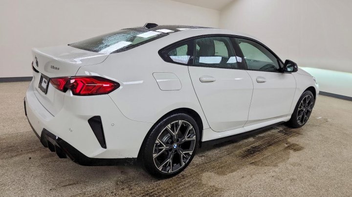 BMW 228  2026