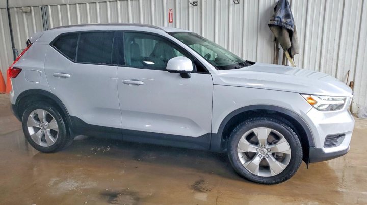 Volvo XC40  2020