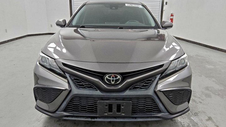Toyota Camry  2022