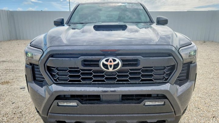 Toyota TACOMA  2025