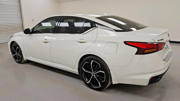 Nissan Altima  2023