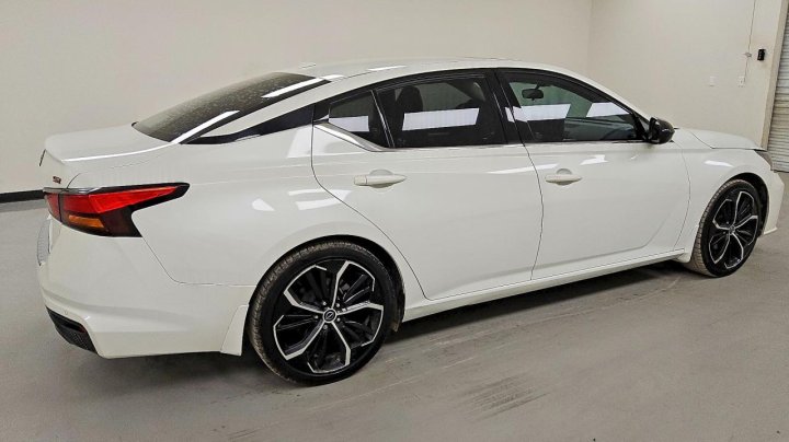 Nissan Altima  2023
