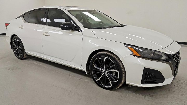 Nissan Altima  2023