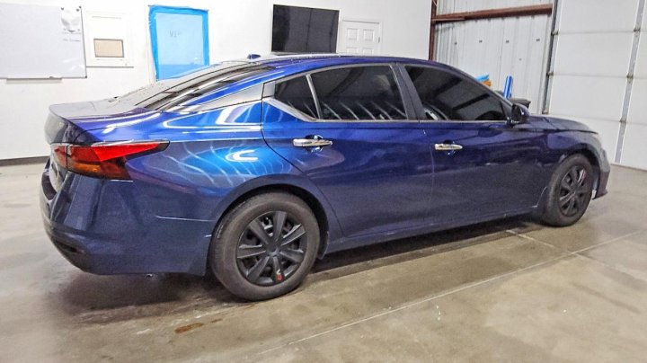 Nissan Altima  2020
