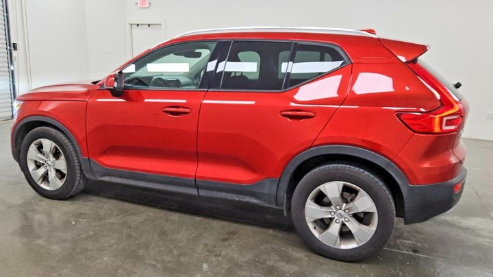 Volvo XC40  2021