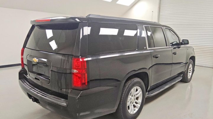 Chevrolet Suburban  2016