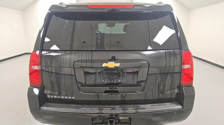 Chevrolet Suburban  2016