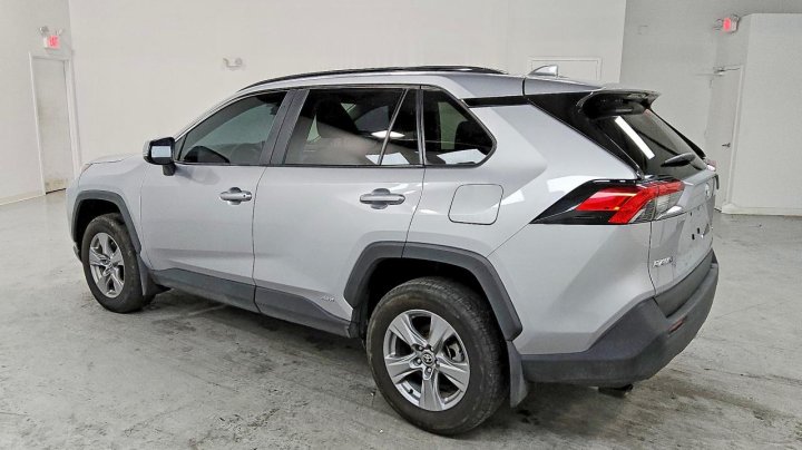 Toyota RAV4  2025