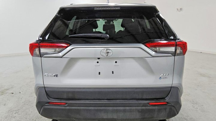 Toyota RAV4  2025
