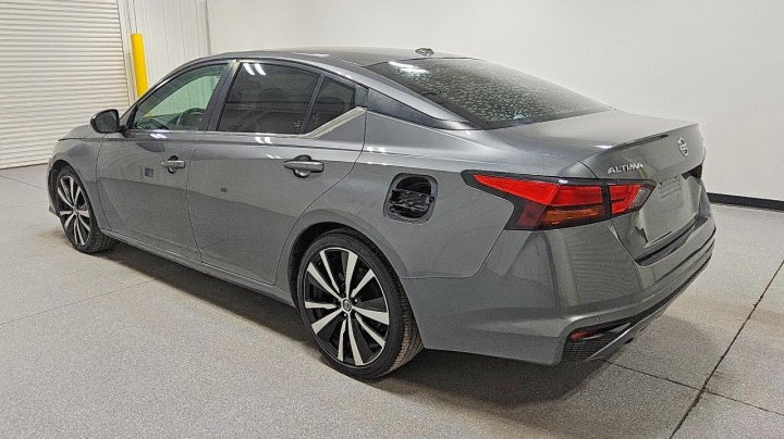 Nissan Altima  2021