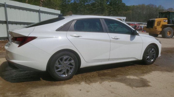 Hyundai Elantra  2023