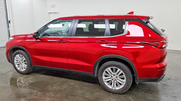 Mitsubishi Outlander  2024