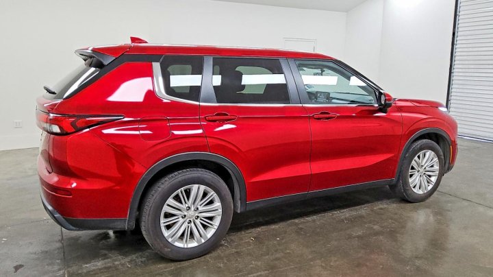 Mitsubishi Outlander  2024