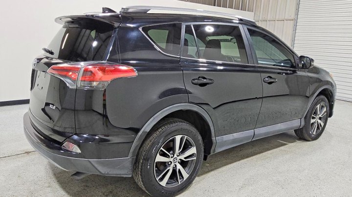 Toyota RAV4  2017