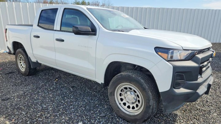 CHEV COLORADO  2023