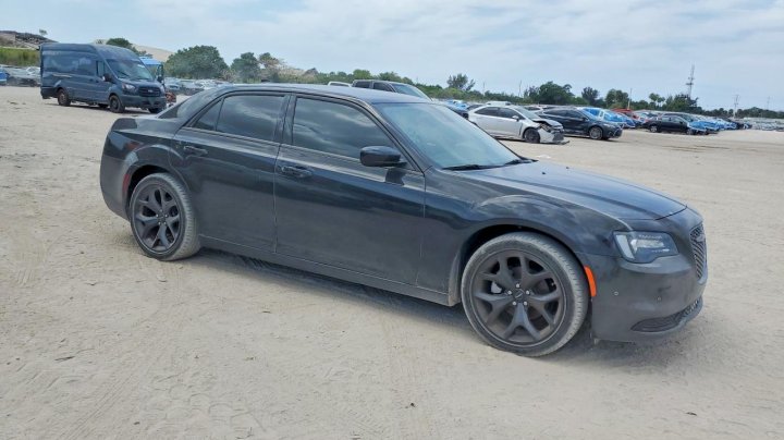 CHRYSLER 300  2023
