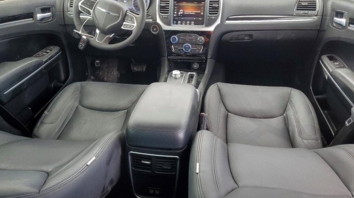 CHRYSLER 300  2023