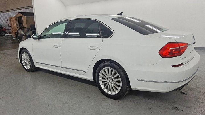 Volkswagen PASSAT  2016