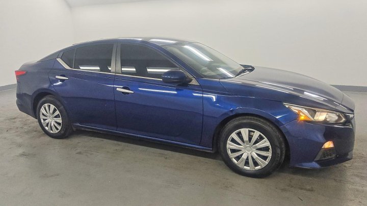 Nissan Altima  2020