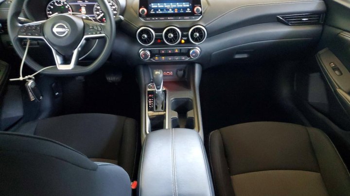 Nissan Sentra  2025