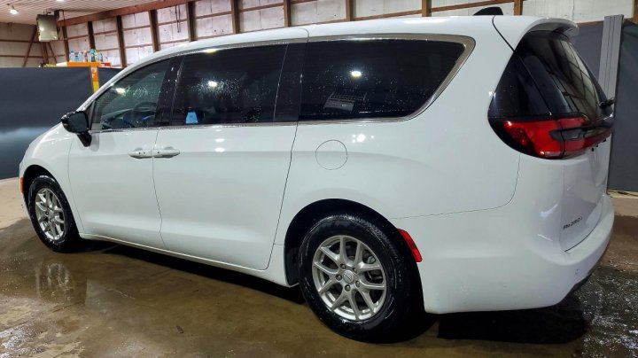 CHRYSLER Pacifica  2026