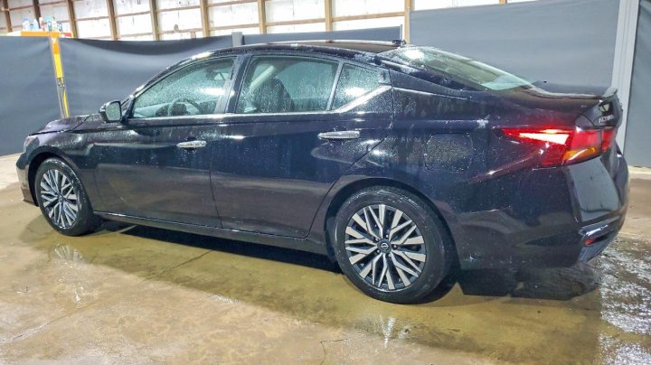 Nissan Altima  2025