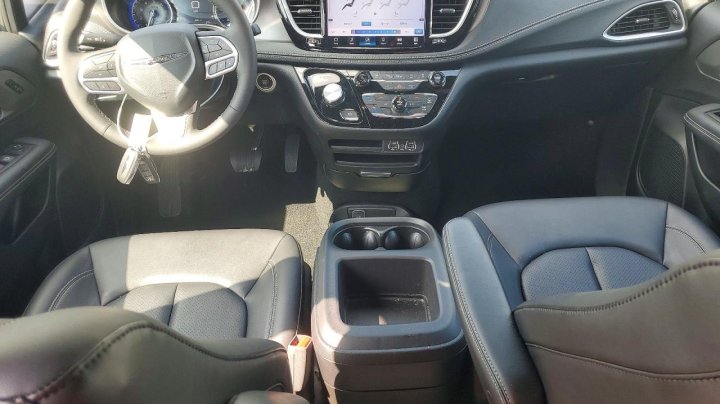 CHRYSLER Pacifica  2025