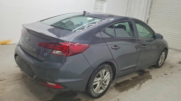 Hyundai Elantra  2020