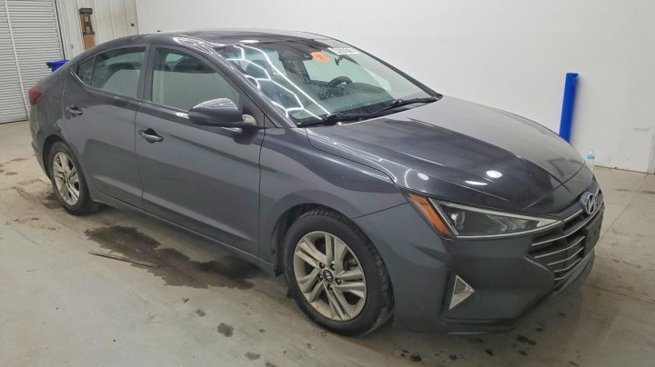Hyundai Elantra  2020