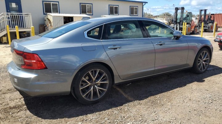 Volvo S90  2018