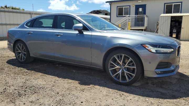 Volvo S90  2018