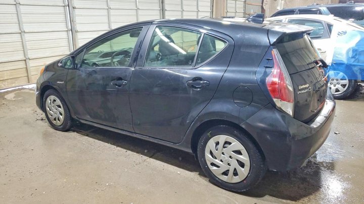 Toyota Prius  2016