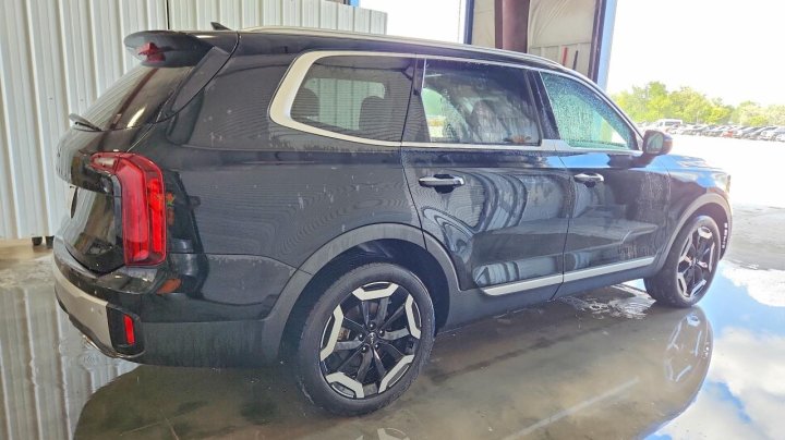 KIA TELLURIDE  2023