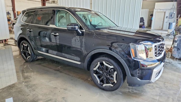 KIA TELLURIDE  2023