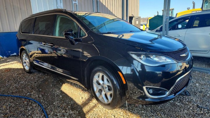 CHRYSLER Pacifica  2017