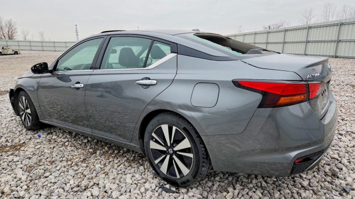 Nissan Altima  2019