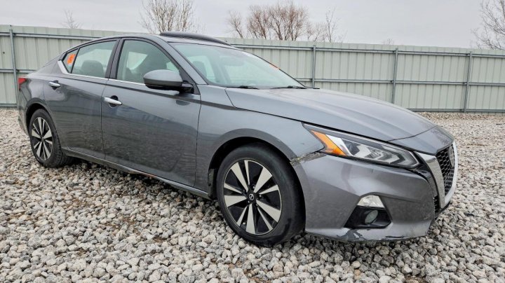 Nissan Altima  2019