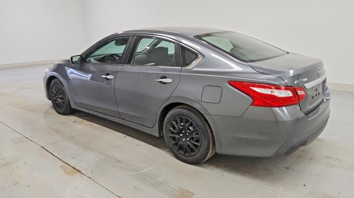 Nissan Altima  2016