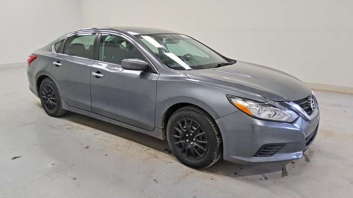 Nissan Altima  2016