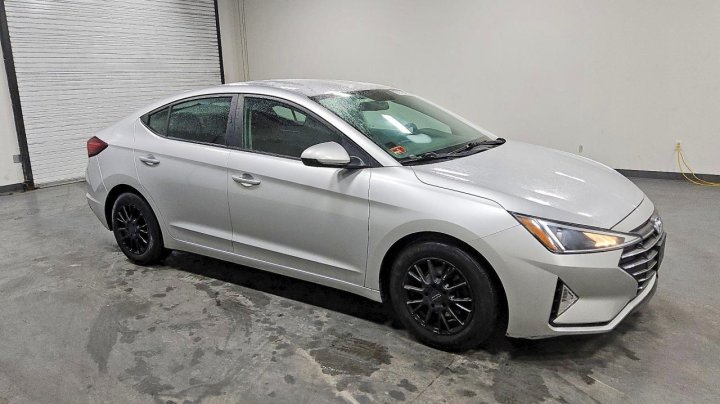 Hyundai Elantra  2019
