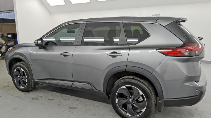 Nissan ROGUE  2024