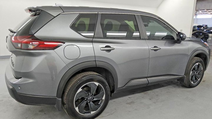 Nissan ROGUE  2024