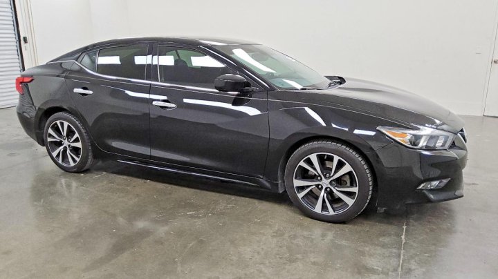 Nissan Maxima  2018