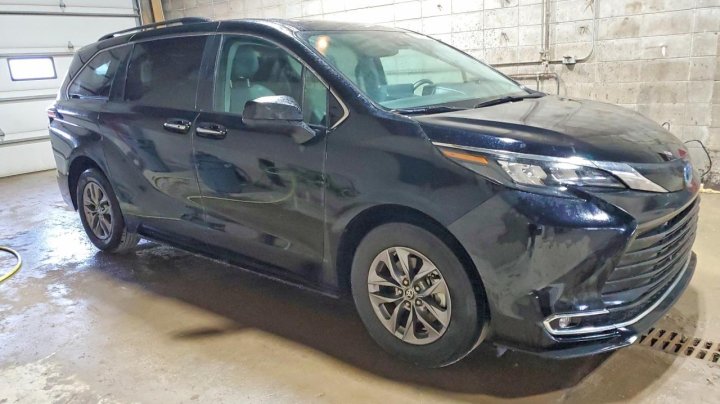 Toyota SIENNA  2024
