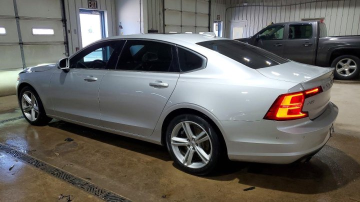 Volvo S90  2018