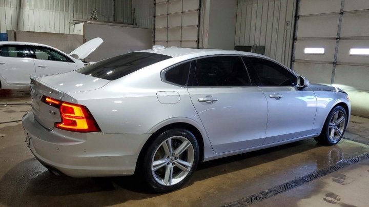 Volvo S90  2018