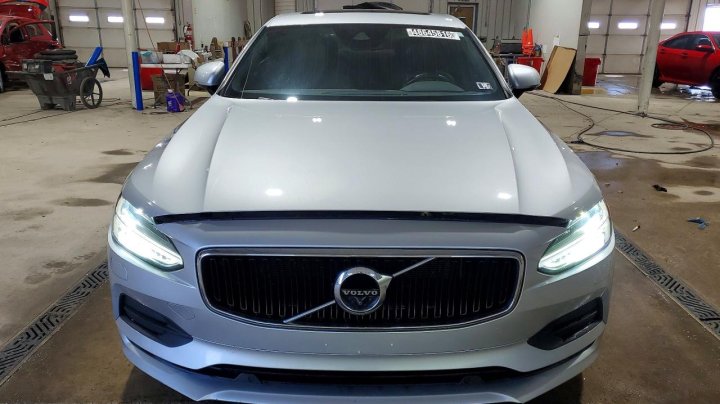 Volvo S90  2018