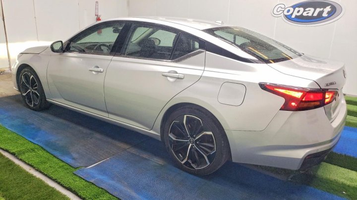 Nissan Altima  2024
