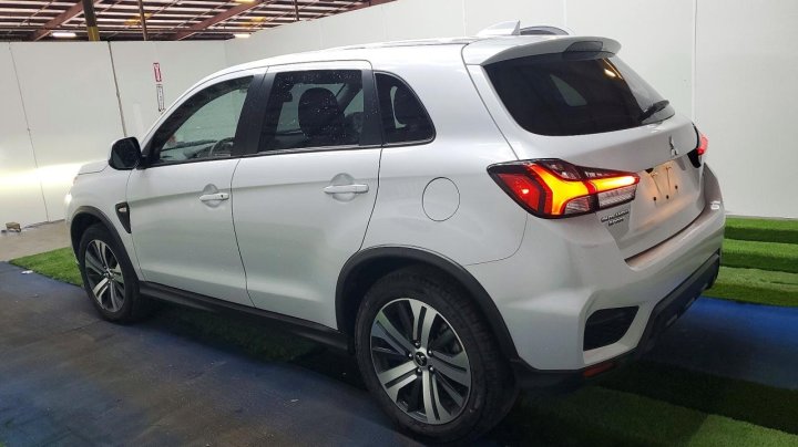 Mitsubishi Outlander  2024
