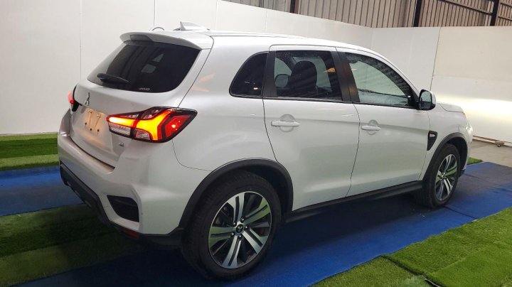 Mitsubishi Outlander  2024